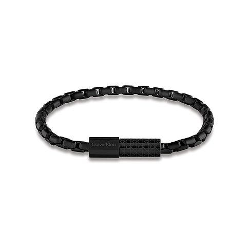 Eng anliegendes, schwarz beschichtetes Calvin Klein Edelstahl-Armband mit Kettengliedern und Logo-Verschluss.