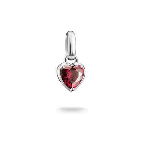 Pendentif en argent Thomas Sabo : Un pendentif en forme de cœur avec une pierre de zircone rouge facettée.