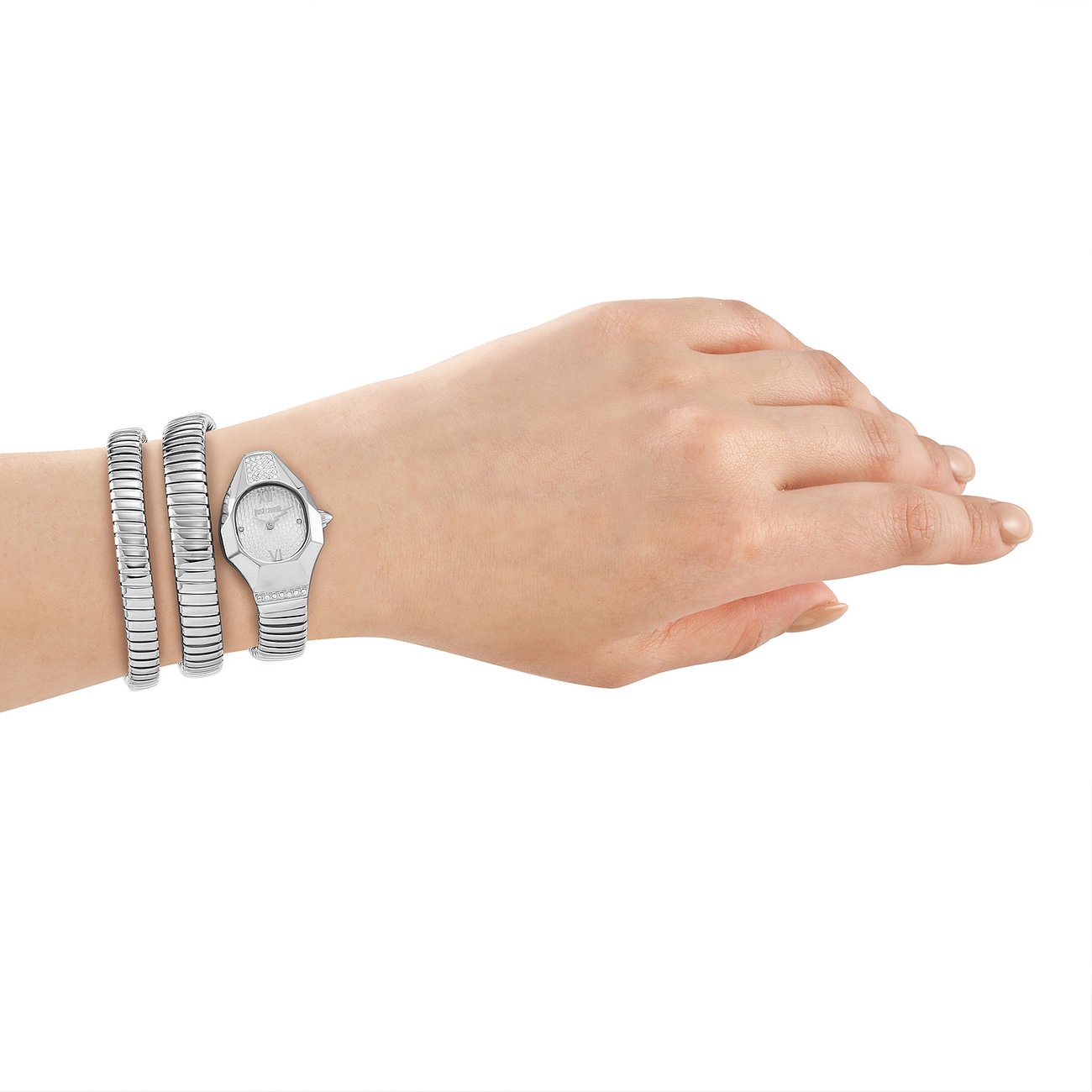 En Just Cavalli damklocka i rostfritt stål med kristallfärgad sten på handleden, sidovy.