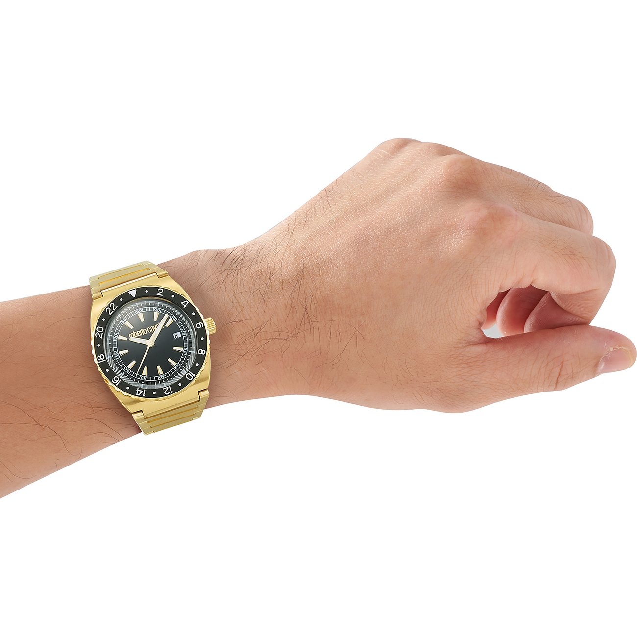 Am Handgelenk getragene goldfarbene Just Cavalli Herrenuhr aus Edelstahl mit schwarzem Zifferblatt.