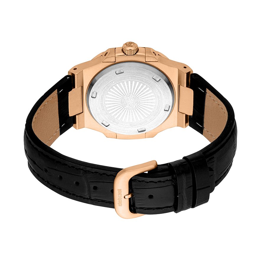 Achteraanzicht van het Just Cavalli herenhorloge van roségoudkleurig edelstaal met zwarte lederen band en gesp.