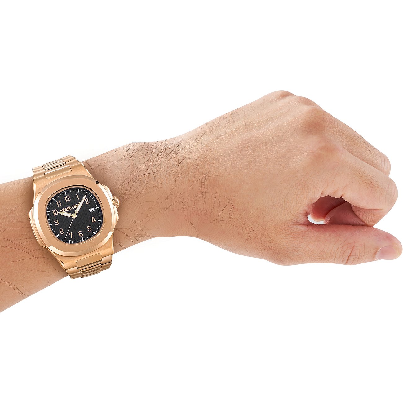 Just Cavalli herenhorloge, goudkleurig edelstaal met zwarte wijzerplaat, gedragen om de pols.