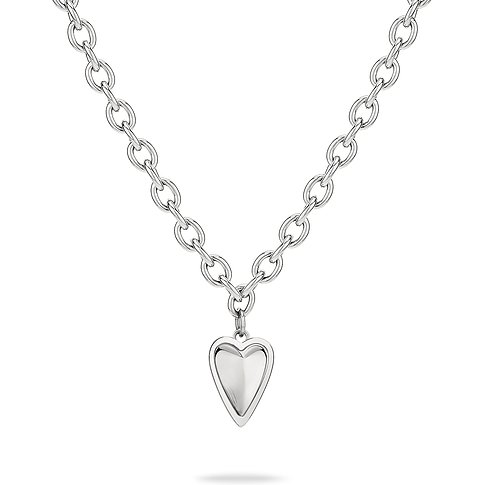 Collana Liebeskind in acciaio inox con maglie grosse e un ciondolo a cuore al centro.