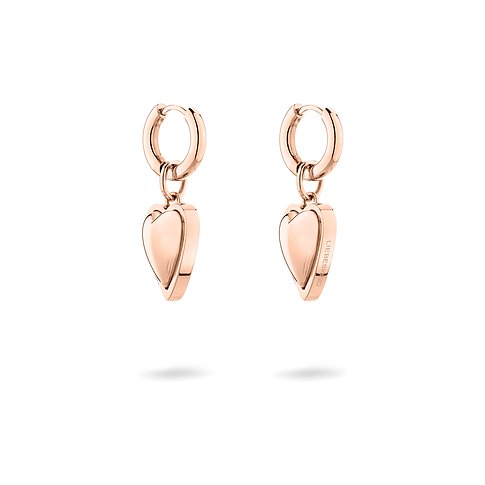 Due orecchini Liebeskind color oro rosa in acciaio inossidabile. Ogni orecchino ha un pendente a forma di cuore.