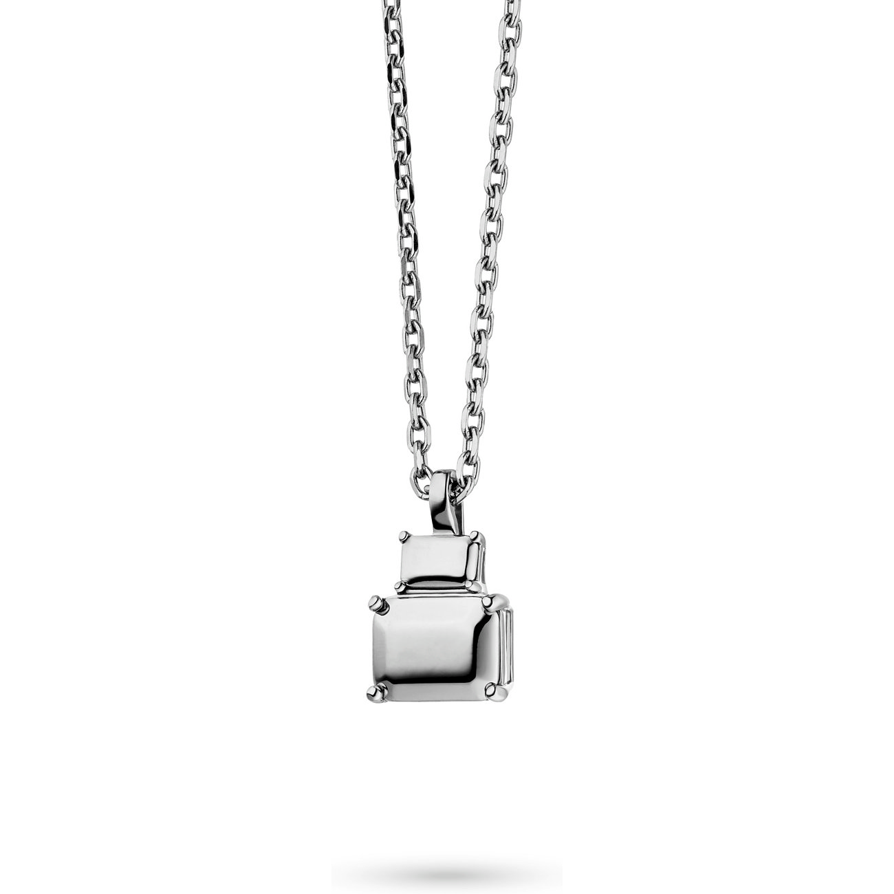 Collier Liebeskind en acier inoxydable avec un simple pendentif carré argenté. Deux carrés superposés.