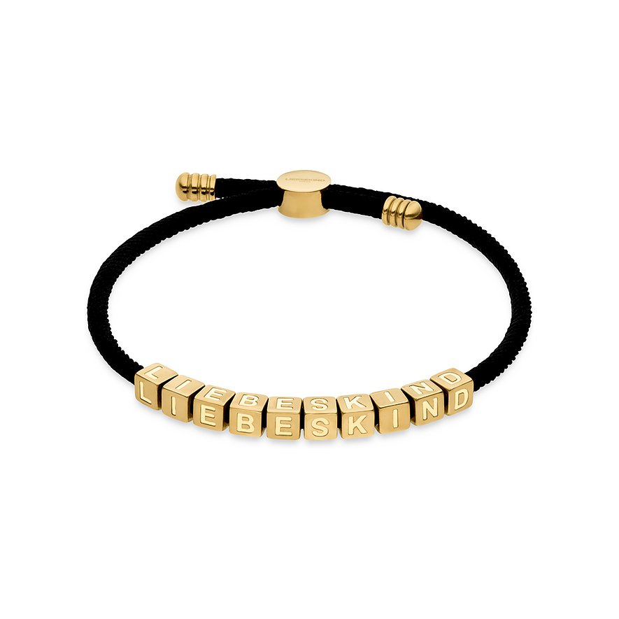 Ein schwarzes Liebeskind Edelstahl Armband mit goldenen Würfelperlen, die den Schriftzug 