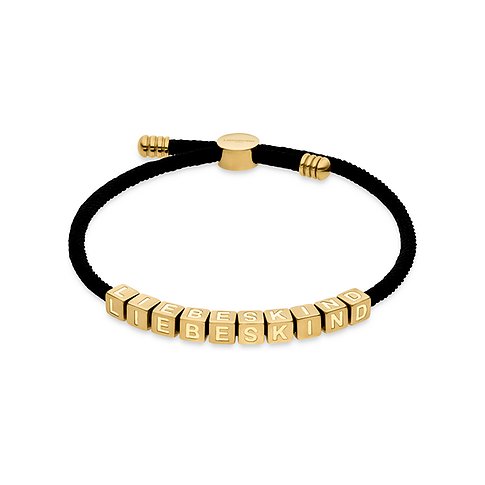 Un bracciale Liebeskind nero in acciaio inossidabile con perline cubiche dorate che formano la scritta "LIEBESKIND".