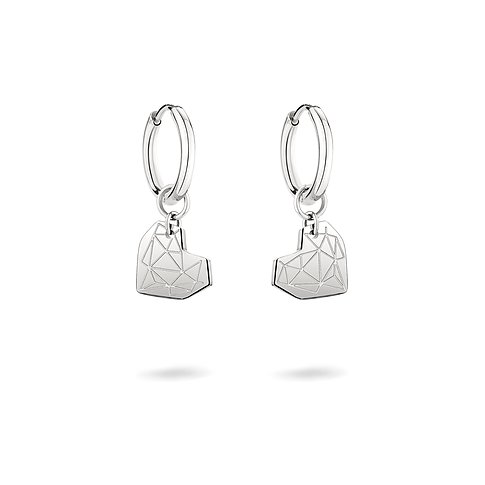 Liebeskind Ohrschmuck aus Edelstahl mit herzförmigen Anhängern, die ein geometrisches Muster zeigen.