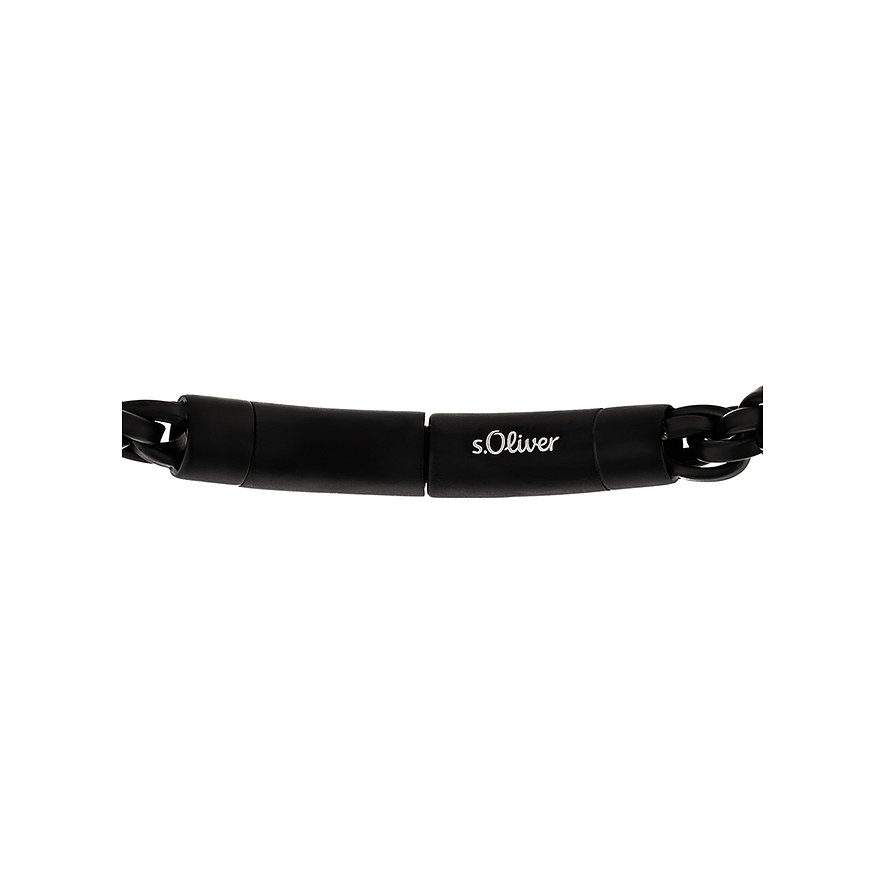 Nahaufnahme des s.Oliver Herrenarmbands aus schwarzem Edelstahl mit Kettengliedern und s.Oliver Schriftzug.