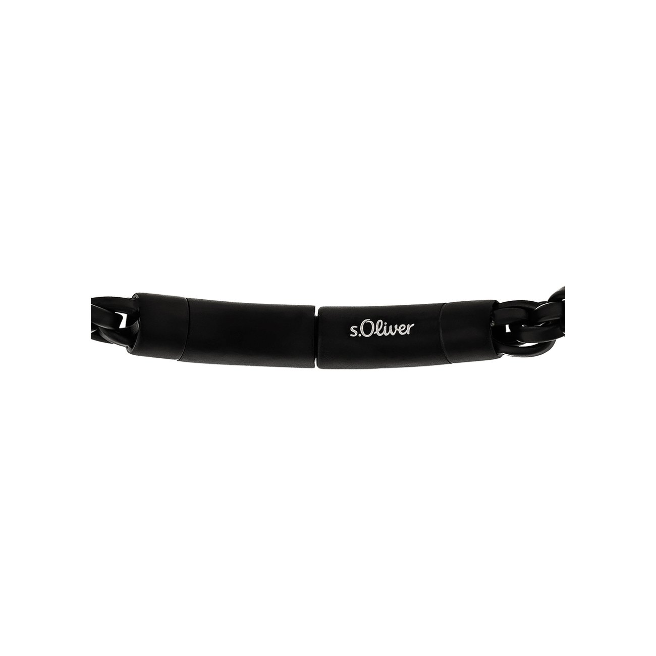 Nahaufnahme des s.Oliver Herrenarmbands aus schwarzem Edelstahl mit Kettengliedern und s.Oliver Schriftzug.