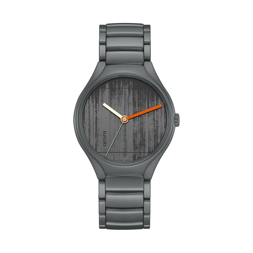 Rado Unisexuhr aus Keramik in Grau mit einem Zifferblatt in Holzoptik und orangefarbenem Sekundenzeiger.