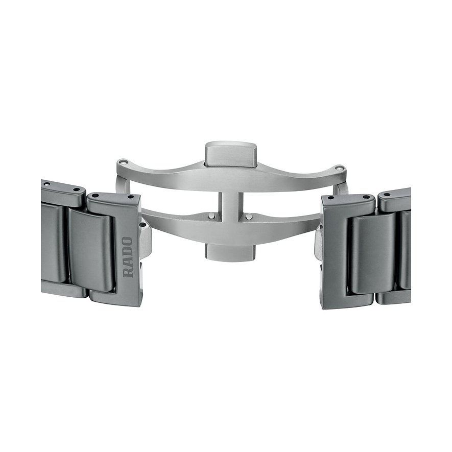 Detailansicht des Rado Uhrenarmbands aus Keramik mit Faltschließe auf weißem Hintergrund.