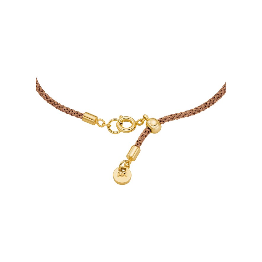 Nahaufnahme: goldfarbener Michael Kors Armschmuck mit braunem, geflochtenem Band, verstellbarem Verschluss & 