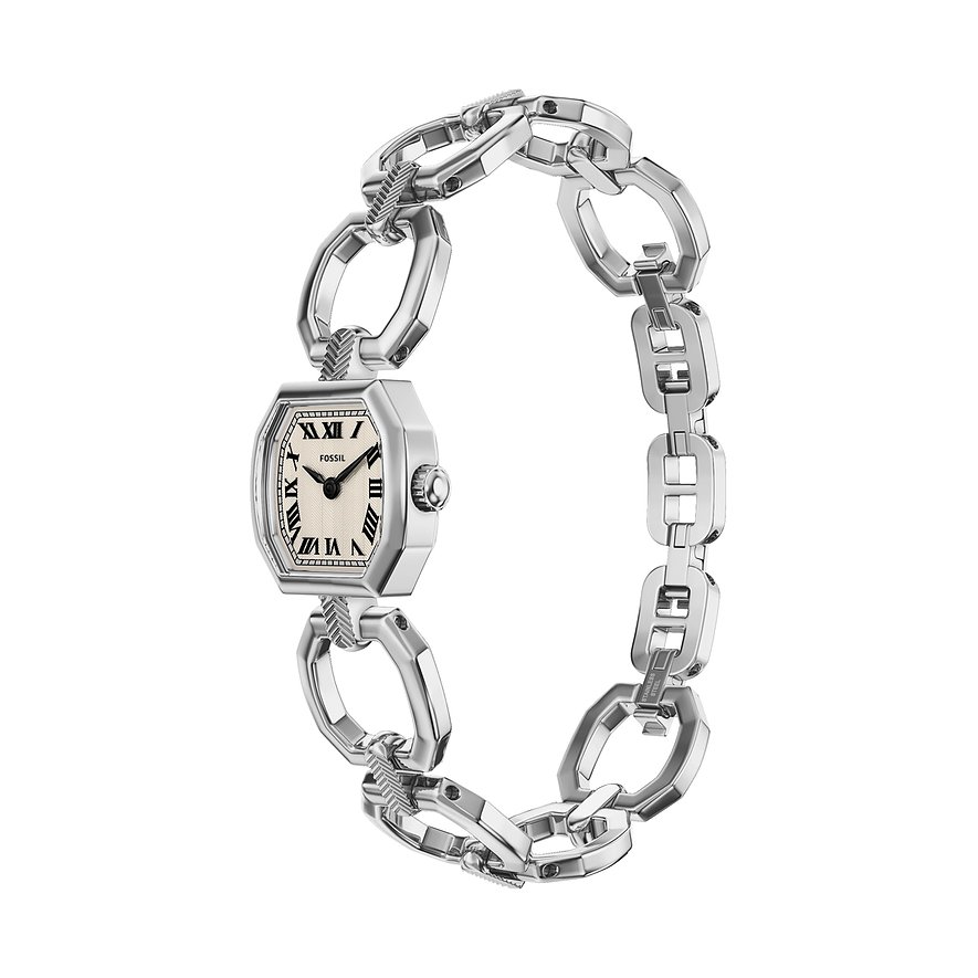 Gros plan d'une luxueuse montre femme Fossil en acier inoxydable avec affichage carré et chiffres romains.