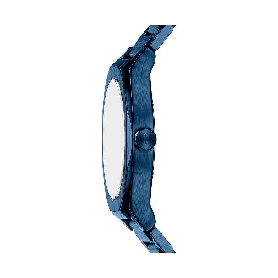 Seitenansicht einer Armani Exchange Herrenuhr aus blauem Edelstahlgehäuse und Armband, Krone sichtbar.