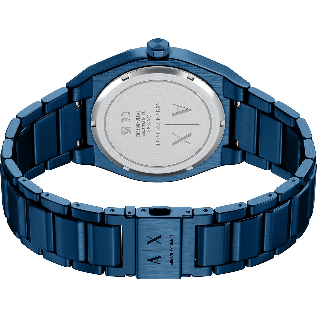 Rückansicht der Armani Exchange Herrenuhr aus blauem Edelstahl mit graviertem Gehäuseboden und Markenschließe.