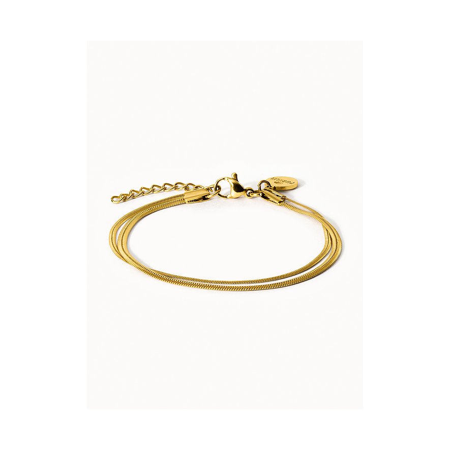 Ein goldenes Purelei Armband aus Edelstahl mit drei feinen Gliederketten und einem Karabinerverschluss.