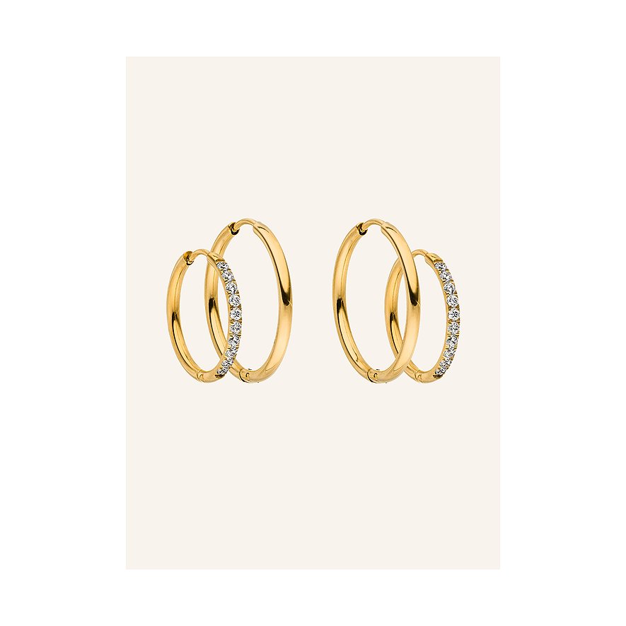 Zwei Purelei Ohrring-Sets aus goldfarbenem Edelstahl. Jedes Set: große und kleine Creole mit Zirkonia-Stein.