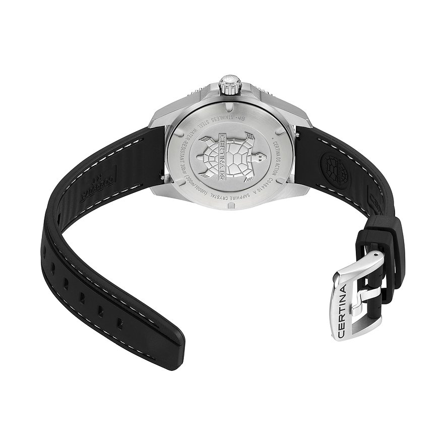 Rückansicht der Certina Herrenuhr aus Edelstahl mit schwarzem Armband und Schließe, die das Certina-Logo zeigt.