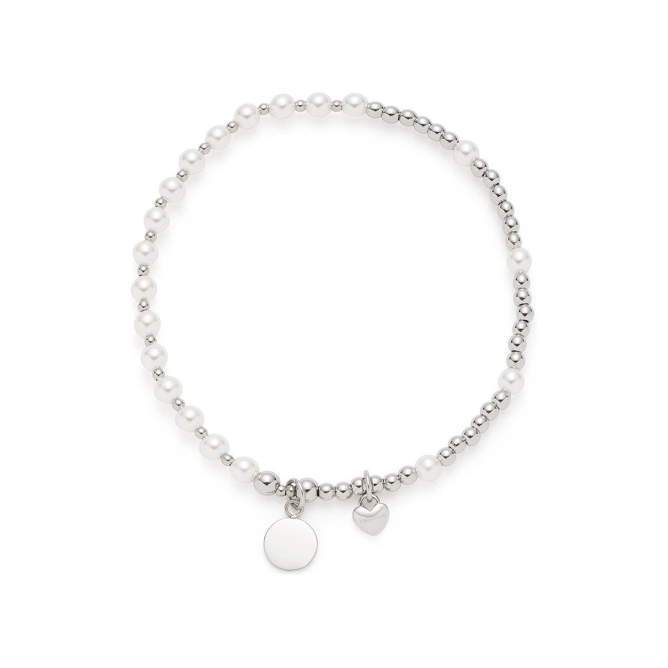 Ein weißes Perlenarmband von Leonardo aus Edelstahl mit runden und herzförmigen Anhängern, von oben gesehen.