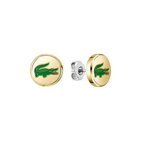 Zwei runde goldfarbene Lacoste Edelstahl Ohrstecker, jeweils mit einem grünen Krokodil mit rotem Maul.