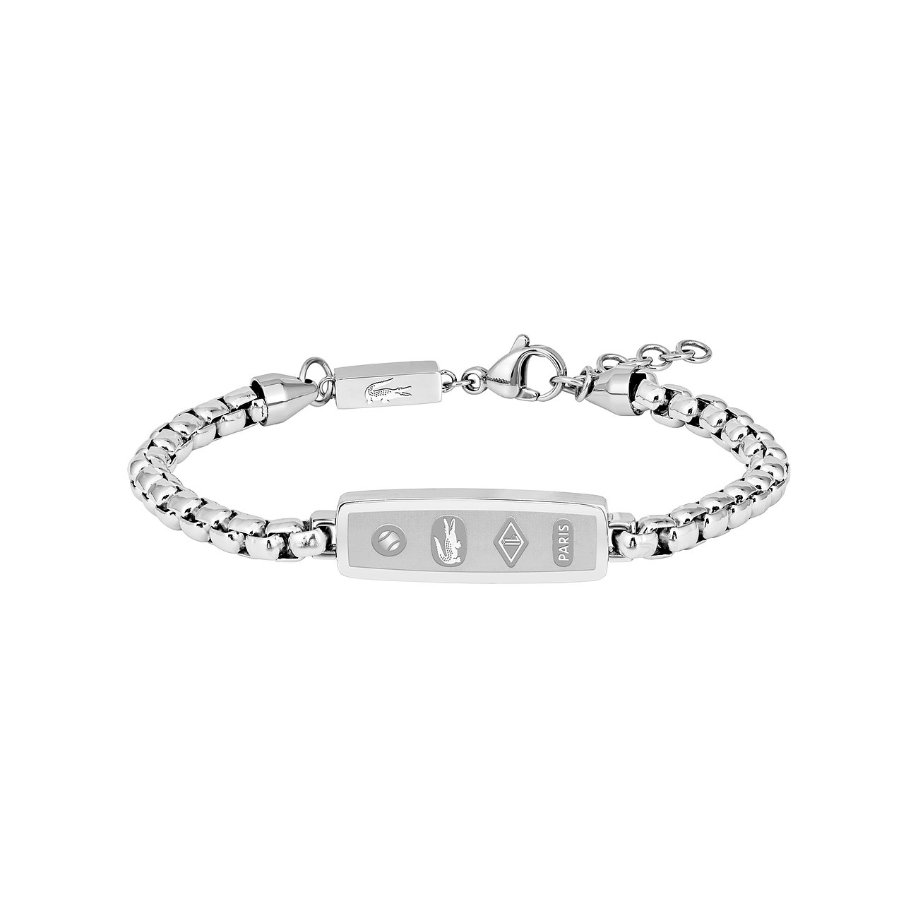 Een Lacoste armband van glanzend roestvrij staal, met ronde schakels en een rechthoekige hanger.