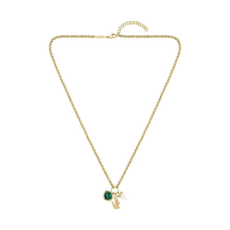 Lacoste Edelstahl-Halskette mit goldfarbener Kette und Anhängern: ein grüner Malachit, ein Krokodil und ein weißer Zahn.