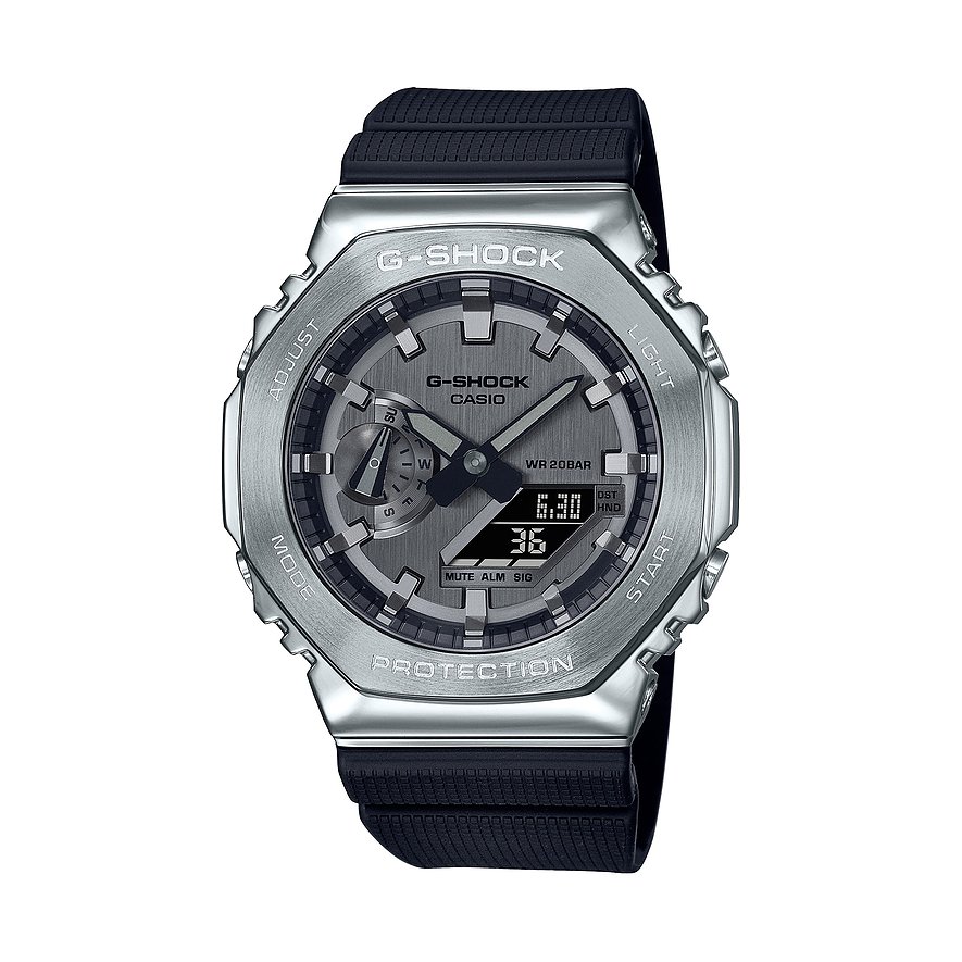 Eine G-Shock Herrenuhr aus Edelstahl mit dunklem Zifferblatt und schwarzem Armband, frontal vor weißem Hintergrund.