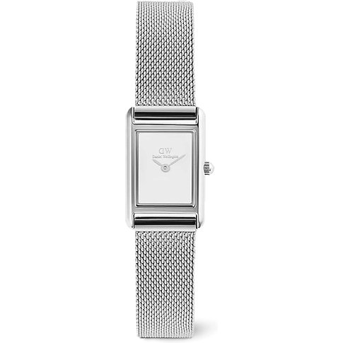 Eine Daniel Wellington Damenuhr aus Edelstahl mit rechteckigem Zifferblatt und silbernem Milanese-Armband.