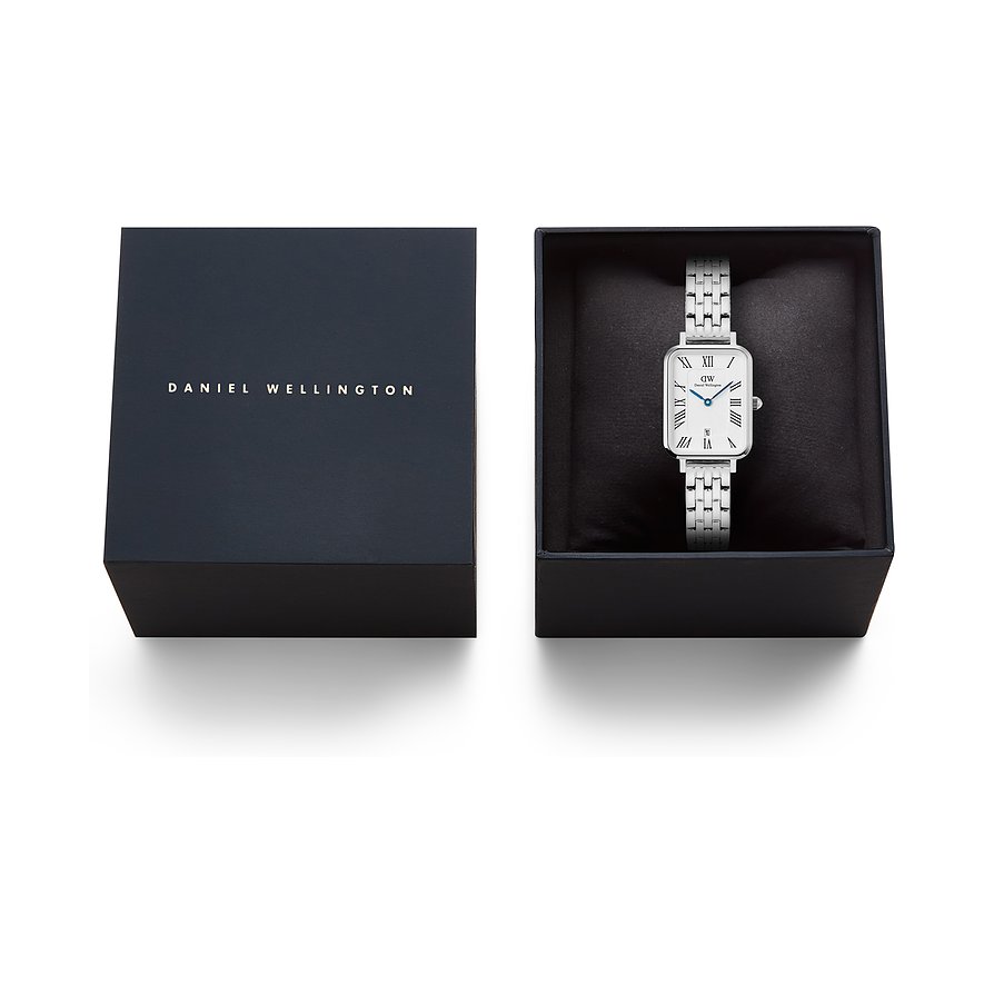 Daniel Wellington Damenuhr aus Edelstahl, rechteckiges Zifferblatt, silbernes Gliederarmband, in offener schwarzer Geschenkbox.