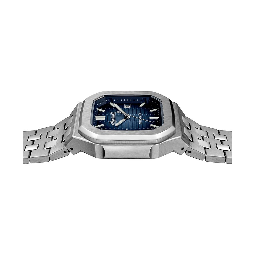 Eine Edelstahl Ingersoll Herrenuhr, mit blauem Zifferblatt und silbernem Gliederarmband, aus der Draufsicht.