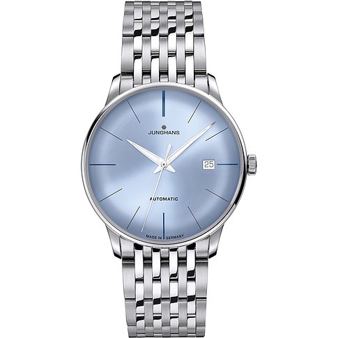 Junghans Herrenuhr aus Edelstahl mit hellem, blauem Zifferblatt und silberfarbenem Gliederarmband.