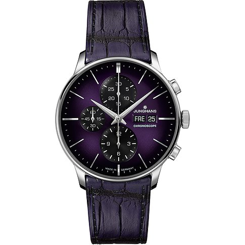 Junghans Herrenuhr aus Edelstahl mit lila Zifferblatt und Chronographenfunktionen, einem dunkelblauen Lederarmband.
