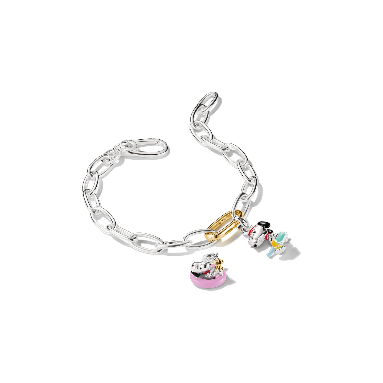 Thomas Sabo sølvarmbånd af 925 sterlingsølv og emalje med en Snoopy-charm og et guldfarvet accent.