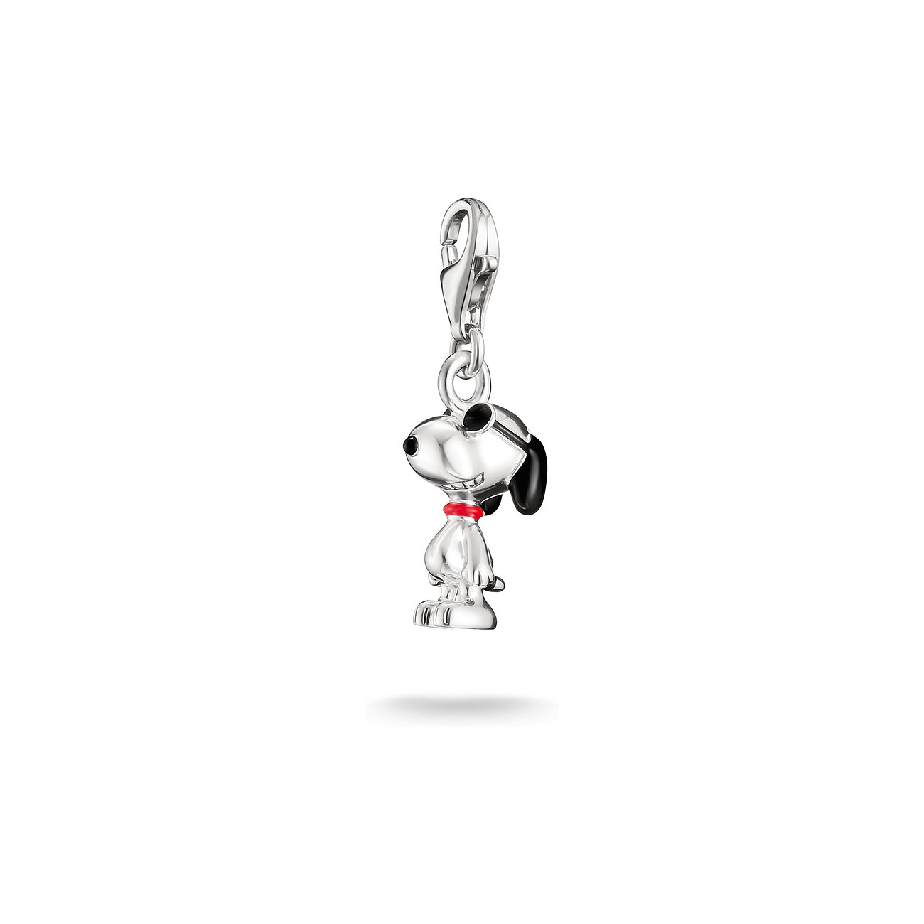 Thomas Sabo Silber-Anhängeschmuck in Form des Hundes Snoopy mit rot emailliertem Halsband und Karabinerverschluss.