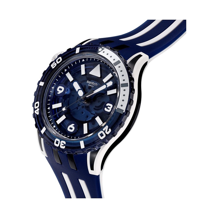 Swatch Unisexuhr aus Kunststoff mit dunkelblauem Zifferblatt, Ziffern und blau-weißem Armband, schräg von oben.